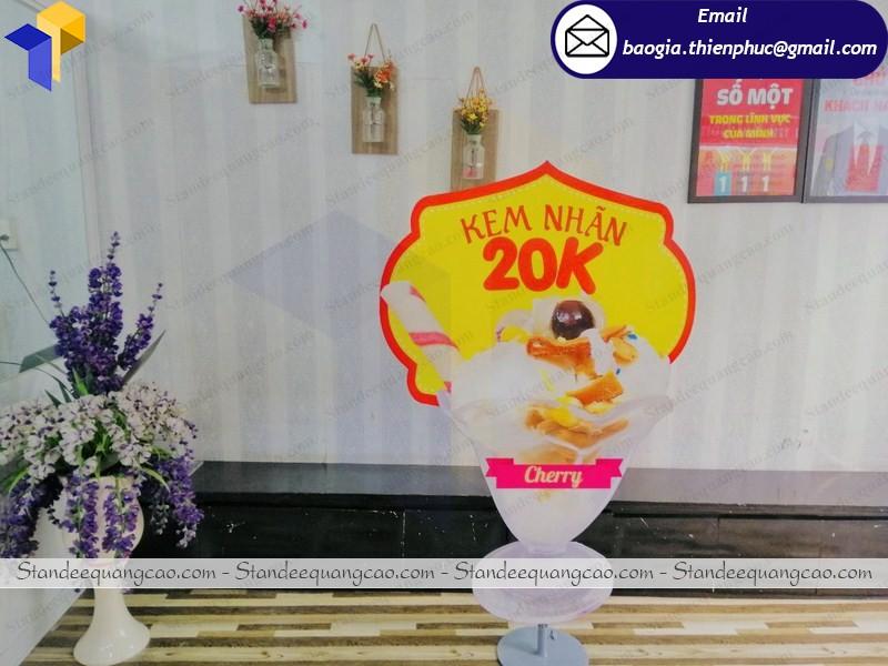 Standee cho quảng cáo sản phẩm KEM NHÃN hiệu quả tiết kiệm chi phí